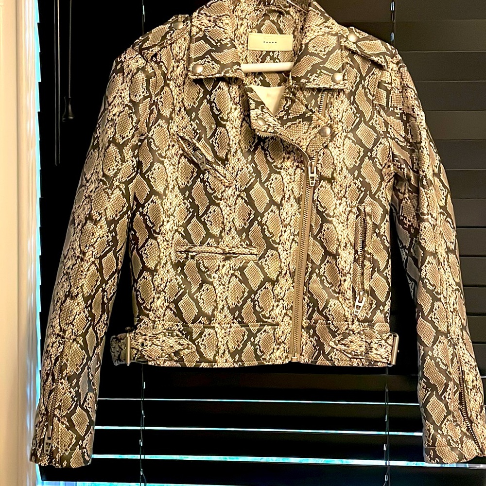 Faux snakeskin BlankNYC zipper pocket jacket Excellent condition. XSmall